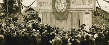 Sepia toned photograph depicting the laying of the foundation stone at Villers-Bretonneux on 16th June 1923.