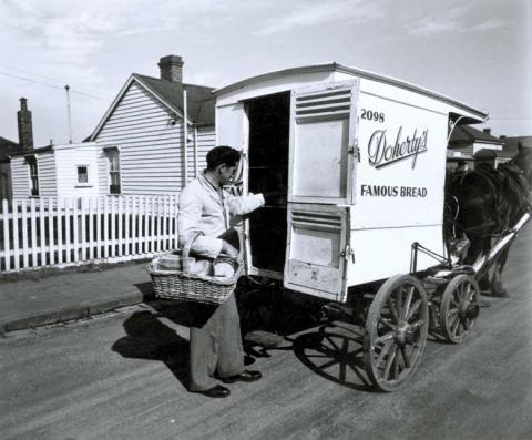 Delivering bread, Yarraville. VPRS 14515/P1, Unit 1, Item A 78